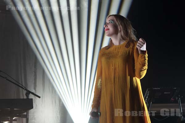 AUSTRA - 2017-03-31 - PARIS - Le Trianon - 